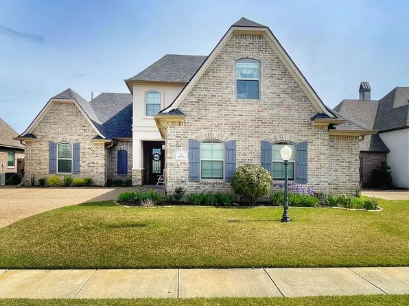 676 Dumaine Dr, Bossier City, LA 71111