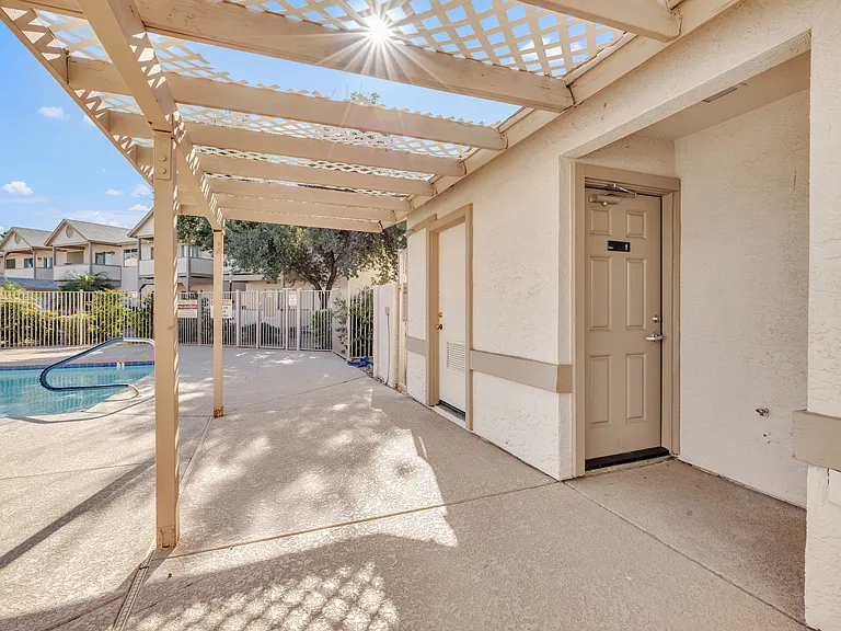 616 S Hardy Dr — Photo 28