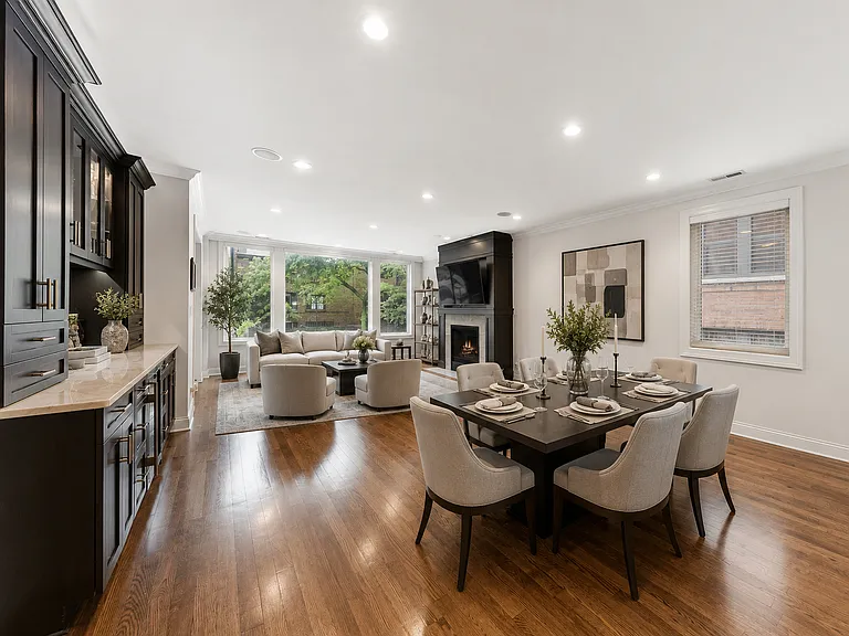441 W Briar Pl #1 — Photo 3