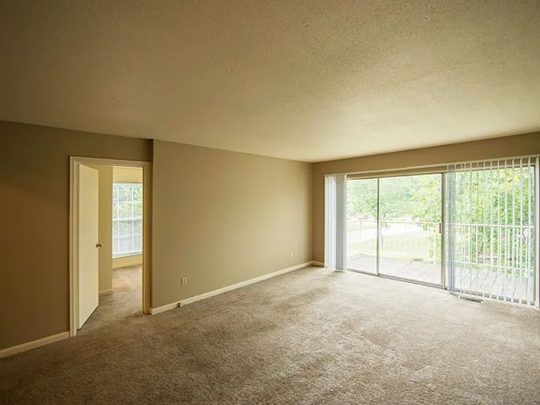 Fountain Lake Apartment Homes — Photo 5