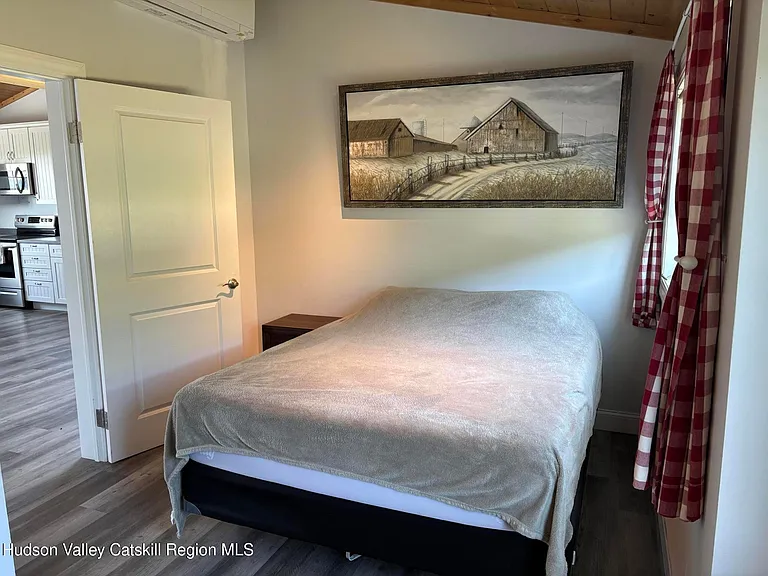 139 Fox Hill Rd — Photo 6