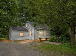 6179 Lakeshore Rd, Cicero, NY 13039