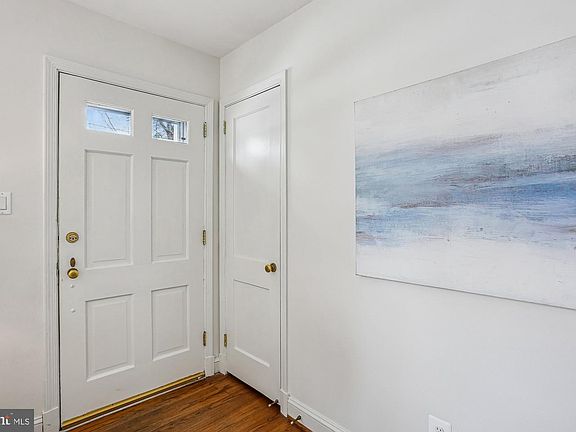 3rd image of 4303 Colchester Dr