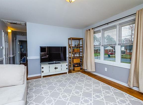 4th image of 9714 Paragon Dr