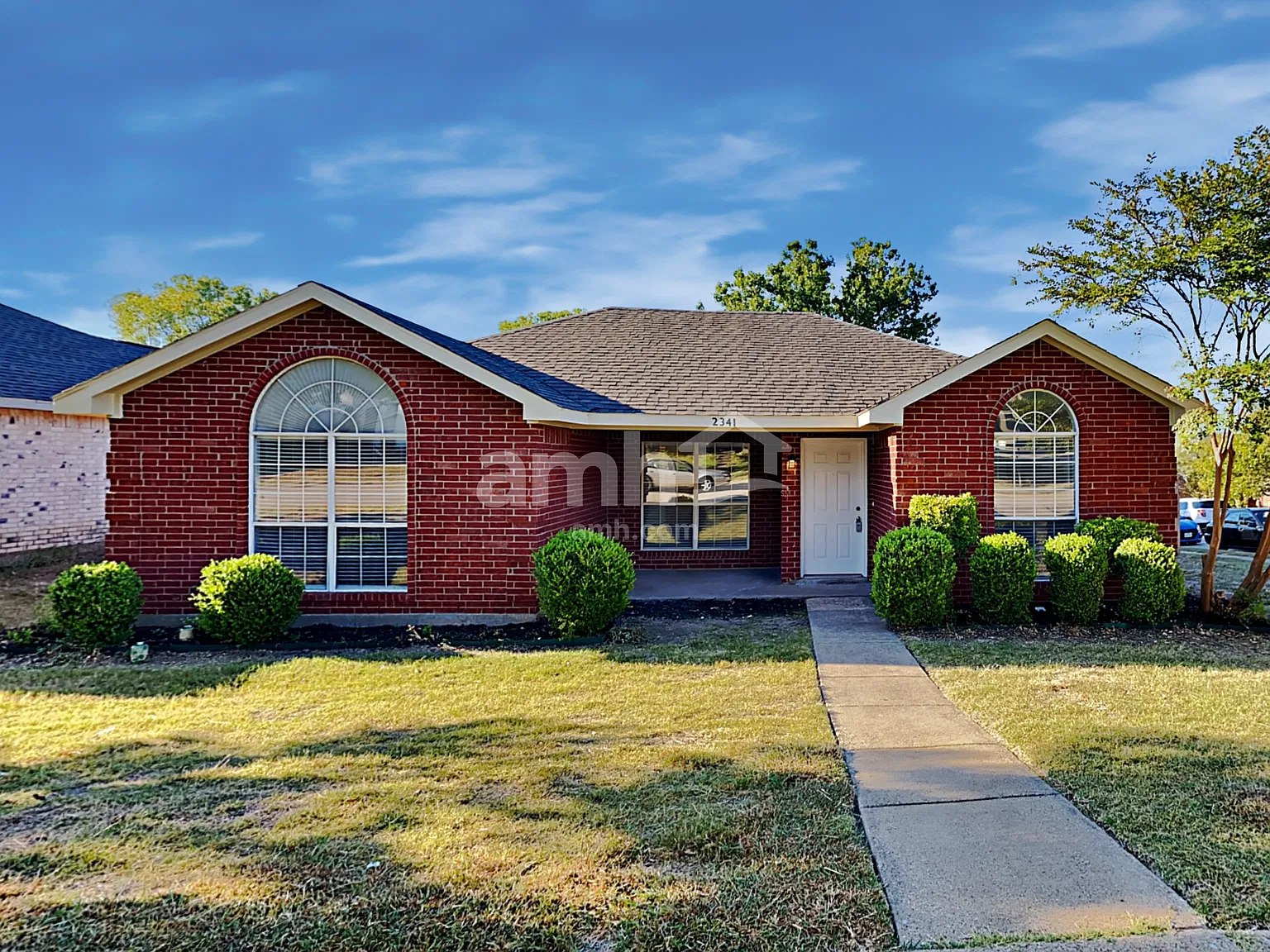 3 bed, 2.0 bath, 1552 sqft, $2,360 — Photo 1