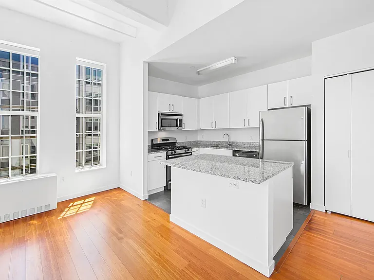 184 Kent Ave #D417 — Photo 3