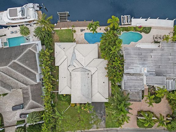 3rd image of 1239 Seminole Drive