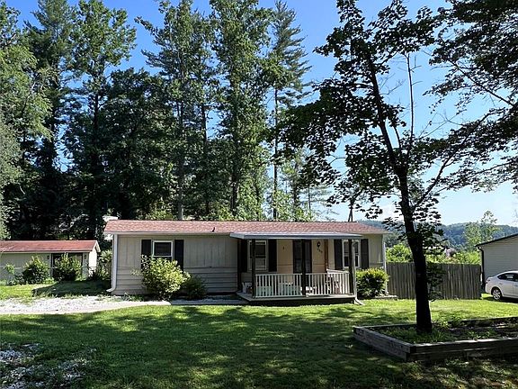 2nd image of 150 Piney Ridge Dr