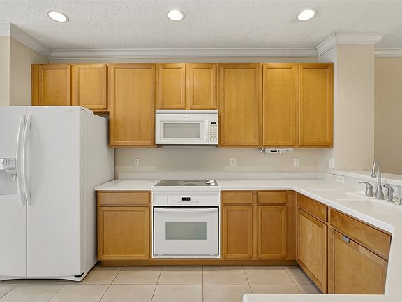 3rd image of 96005 Cottage Ct #1303