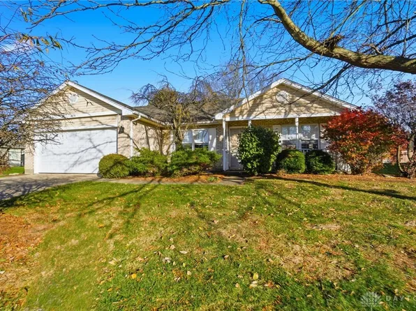 1029 Meadow Thrush Dr, Englewood, OH 45315