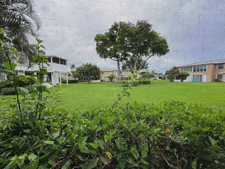 1100 Boxwood Dr #101 — Photo 9
