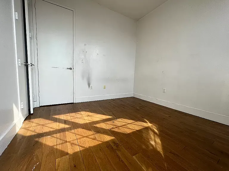 170 Suydam St #4R — Photo 15