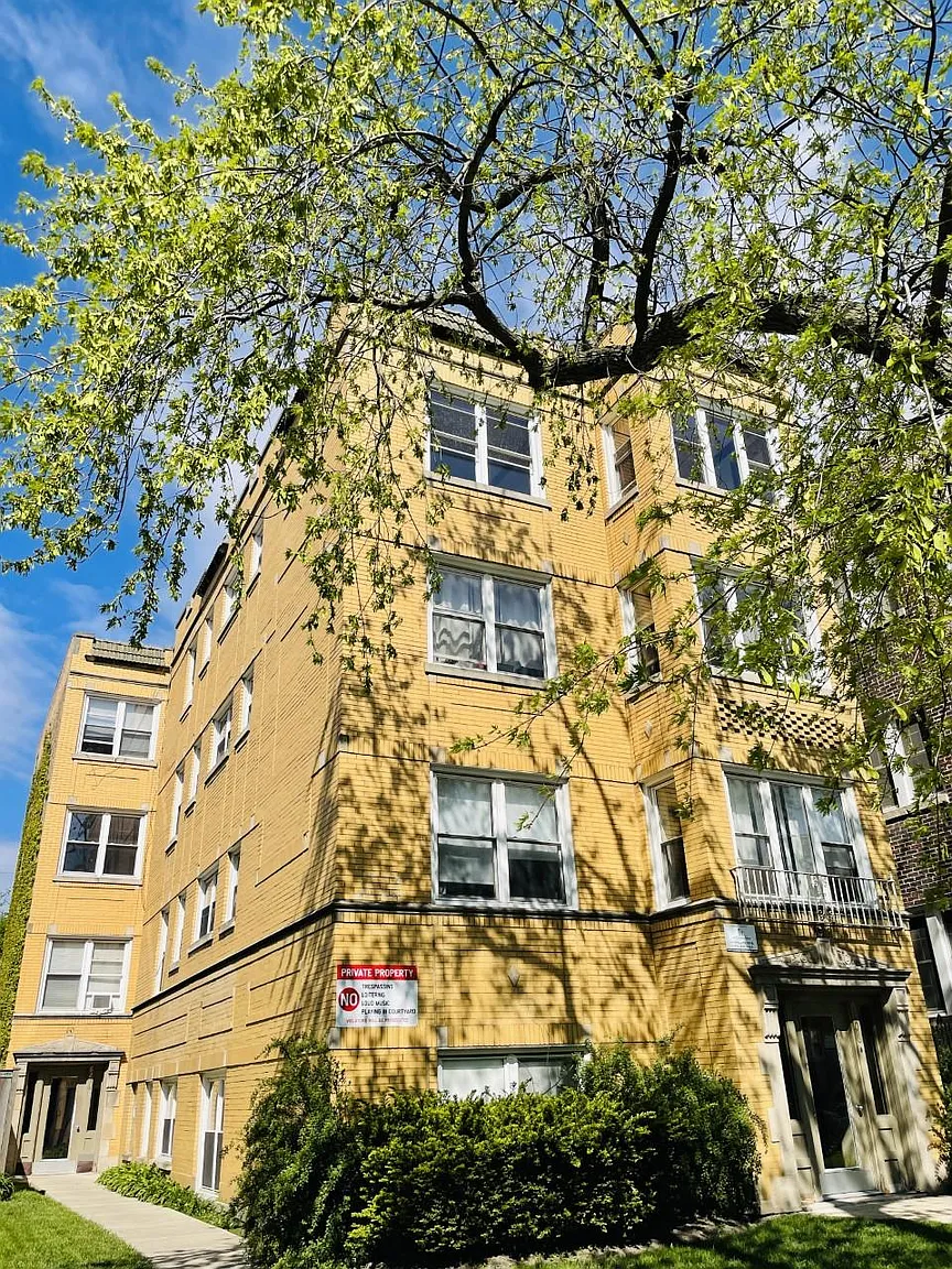 6206 N Francisco Ave APT 2C photo 1