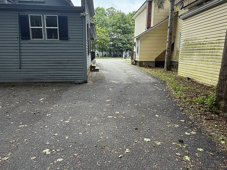 142 Bay St #2 — Photo 2
