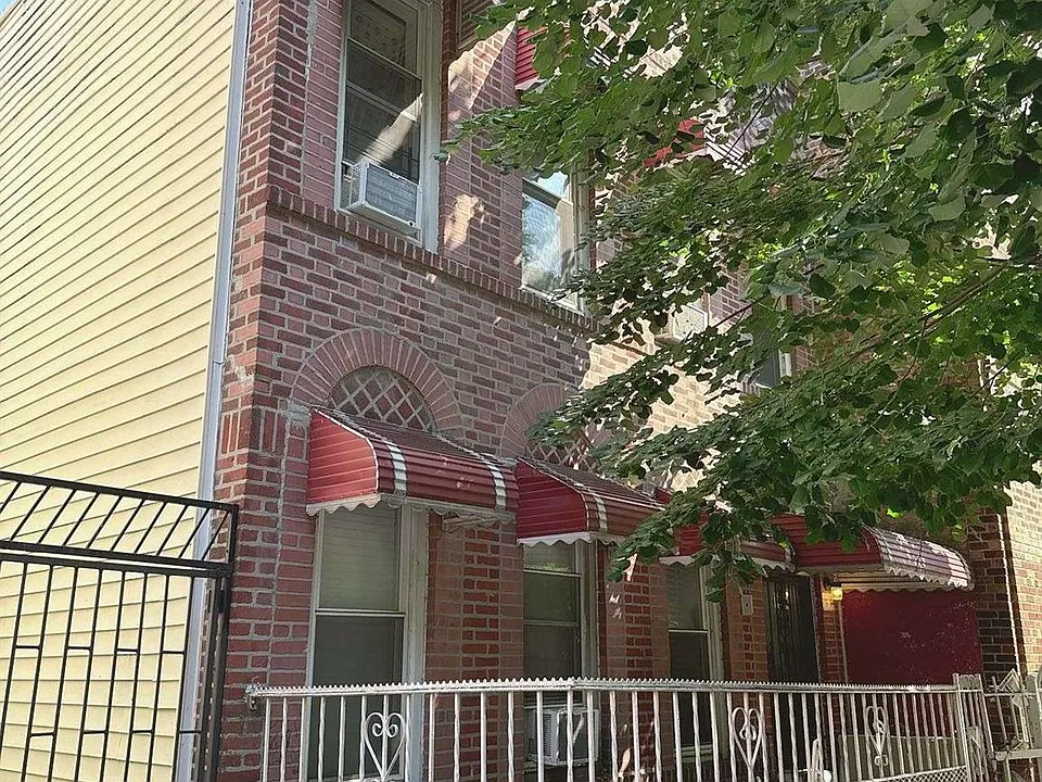 Building Photo 3