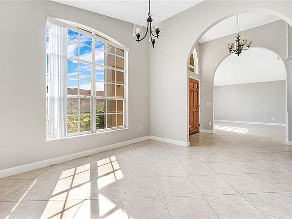 2nd image of 733 Hallowell Cir