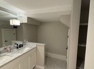 1630 Shenandoah Dr E, Seattle, WA 98112