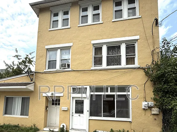 41 Tyson Pl #1, Bergenfield, NJ 07621
