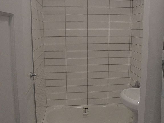 5th image of 1669 Lexington Ave #1