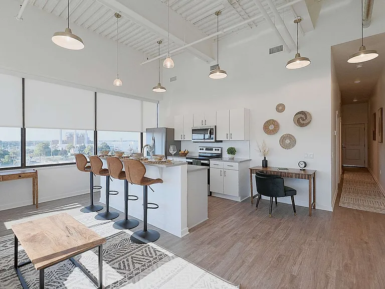 501 S Capitol Ave — Photo 152