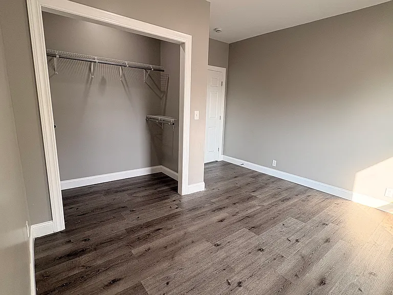 2115 Seneca St — Photo 11