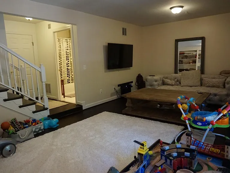 702 Arch Hall Ln — Photo 23