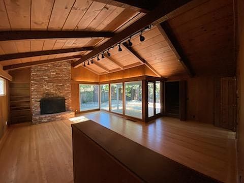 3rd image of 150 E Floresta Way