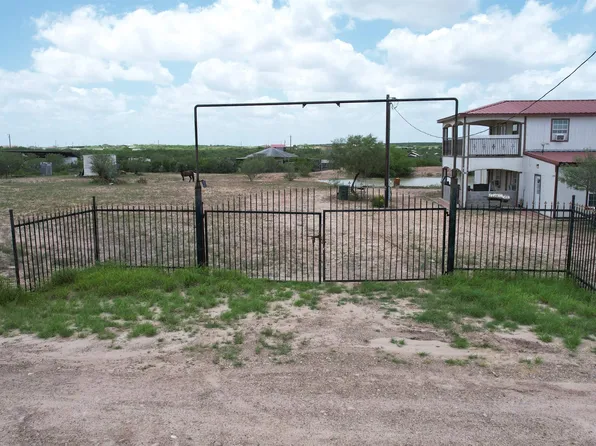 152 Los Fresnos Rd, Laredo, TX 78043
