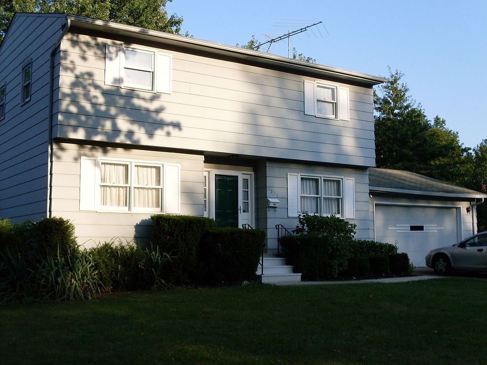 1st image of 4231 Queen Anne Ave