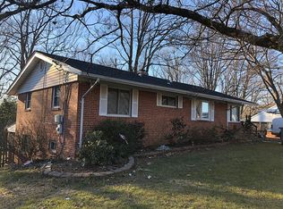 7038 Bradley Cir, Annandale, VA 22003