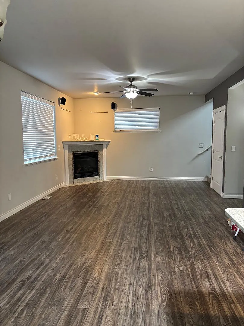 4 bed, 2.5 bath, 1929 sqft, $2,900 — Photo 3