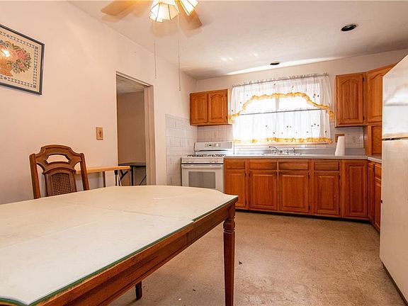 5th image of 187 Avenue V