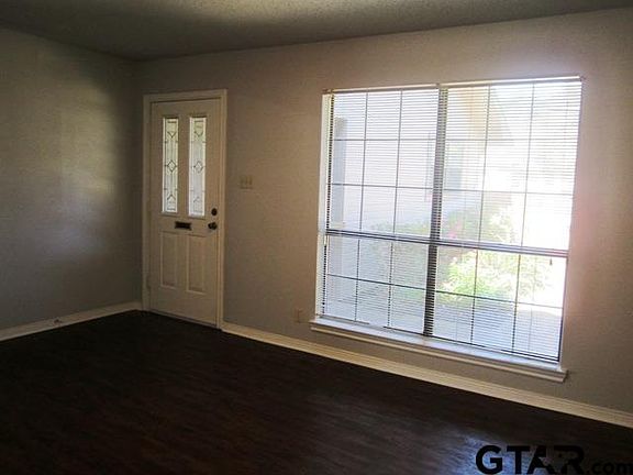 4th image of 406 Woodland Hills Dr