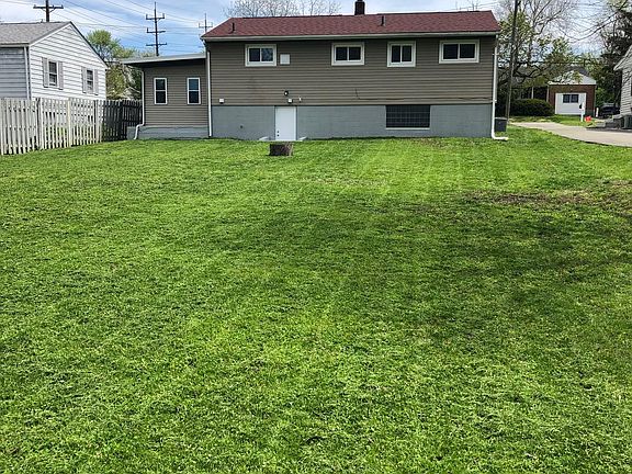 3rd image of 1202 Eaton Ave