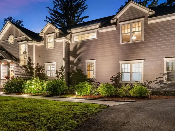 1004 Great Rd, Lincoln, RI 02865