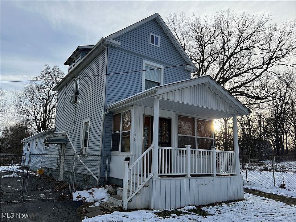 1st image of 137 Chicago Ave