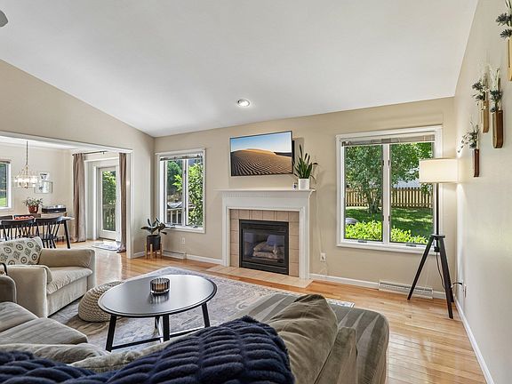 5th image of 3408 Country Grove Dr