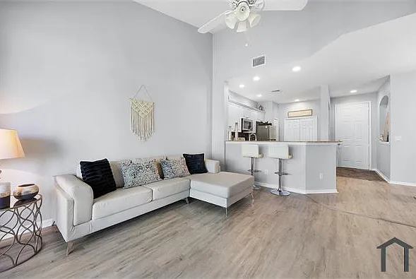4247 Liron Ave #201 — Photo 1