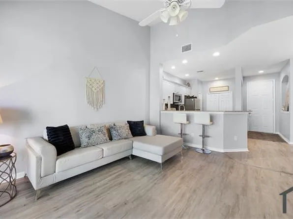 4247 Liron Ave APT 201, Fort Myers, FL 33916