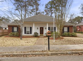 180 Woodlands Cv, Brandon, MS 39047