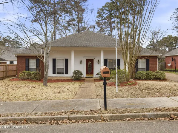 180 Woodlands Cv, Brandon, MS 39047