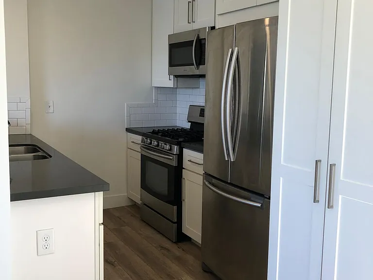 530 S Irena Ave — Photo 4