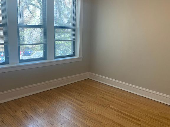 3rd image of 521 W Aldine Ave #2W