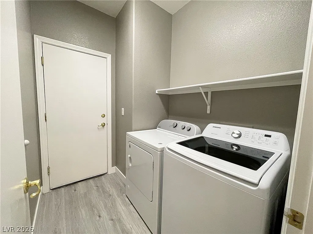 3 bed, 2.0 bath, 1151 sqft, $1,990 — Photo 4