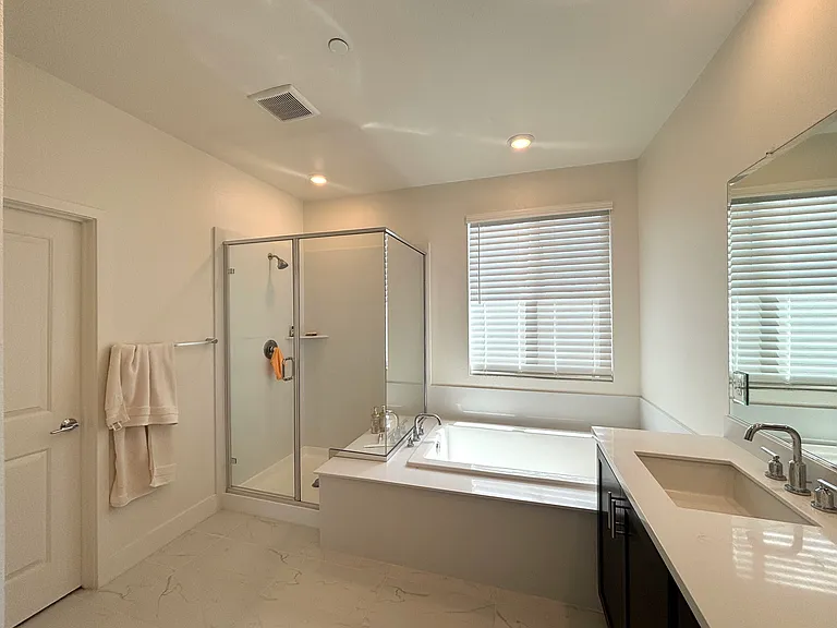 2051 Rosemary Dr — Photo 19