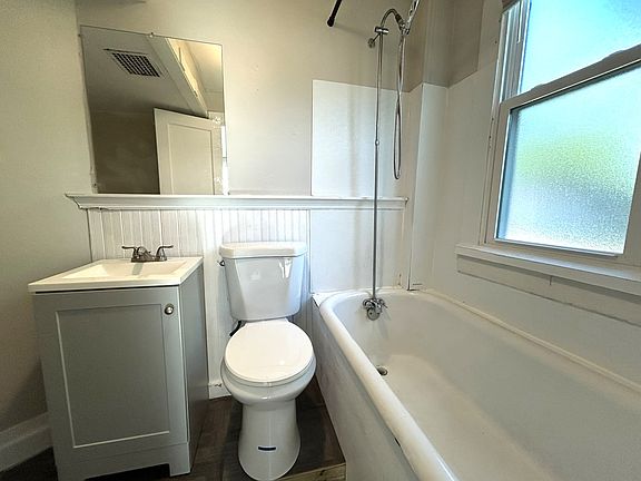4th image of 117 E Glenwood Ave #3