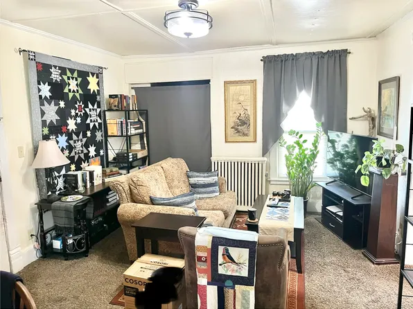 813 S 3rd St APT 3, Watertown, WI 53094