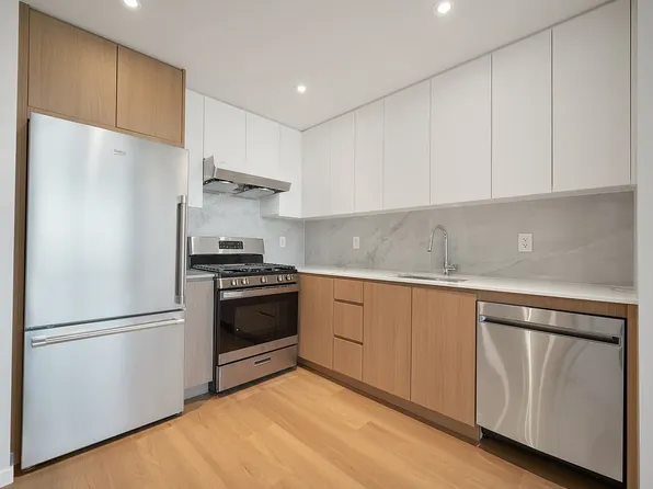 83-07 Queens Boulevard image 1 of 16