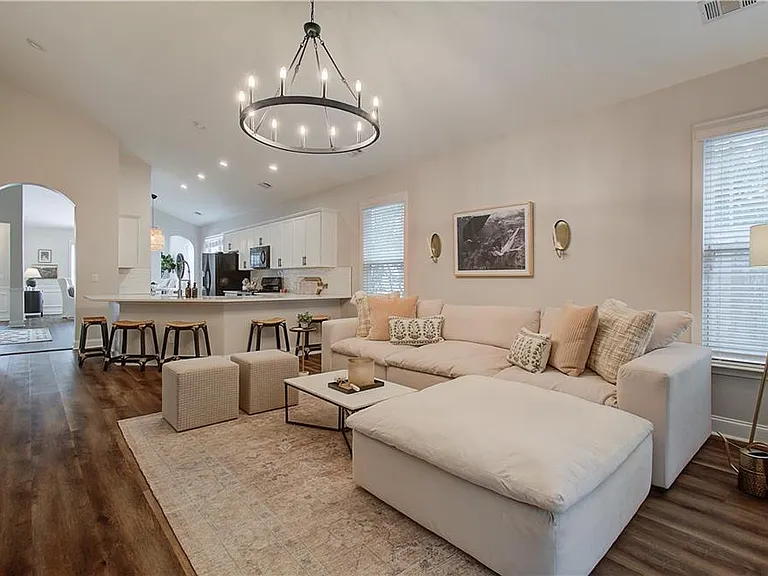 3822 Carriage House Dr — Photo 12