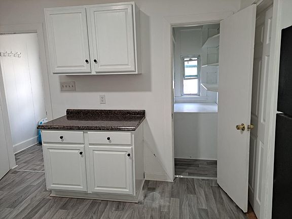 5th image of 84 Morris St #A